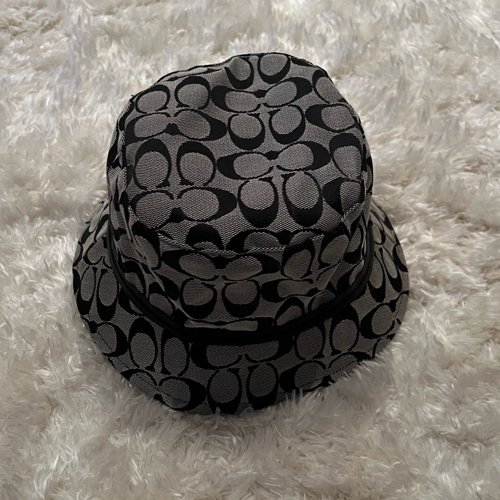Coach bucket hat, like new, gray and black